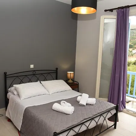 Andros Guesthouses Extérieur photo